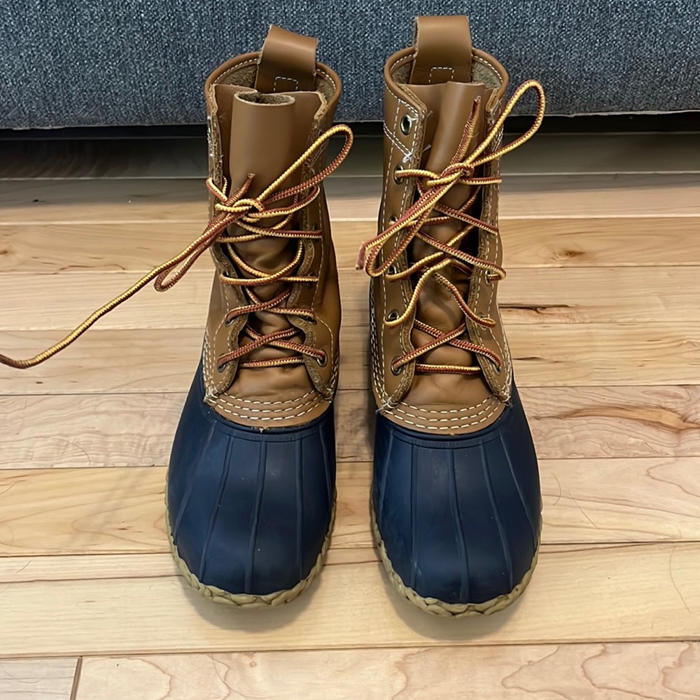 Women’s LL Bean Boots size BN (6 narrow - fits a size 7 women’s)